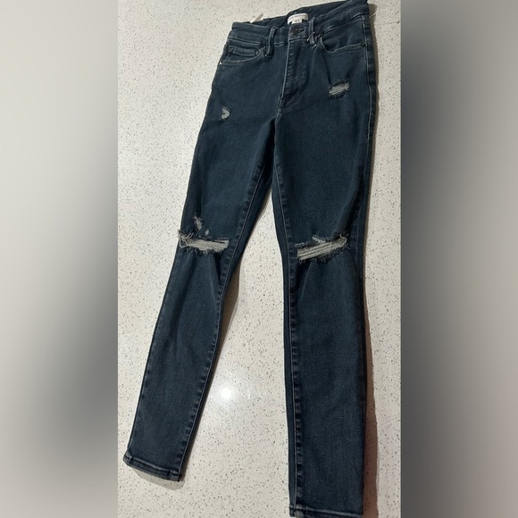 Good American Women's Distressed blue Jeans size 00 new without tags - Picture 1 of 4
